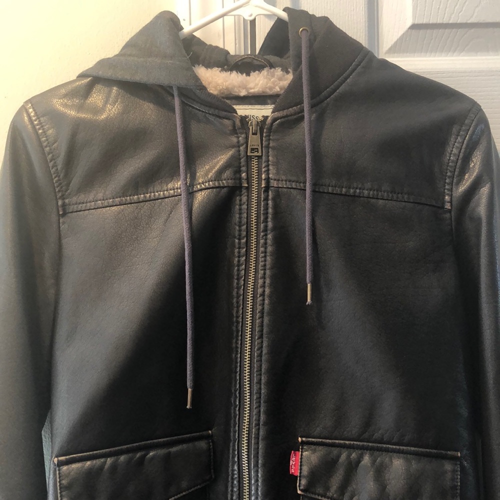 Levi’s jacket. - Picture 9 of 13